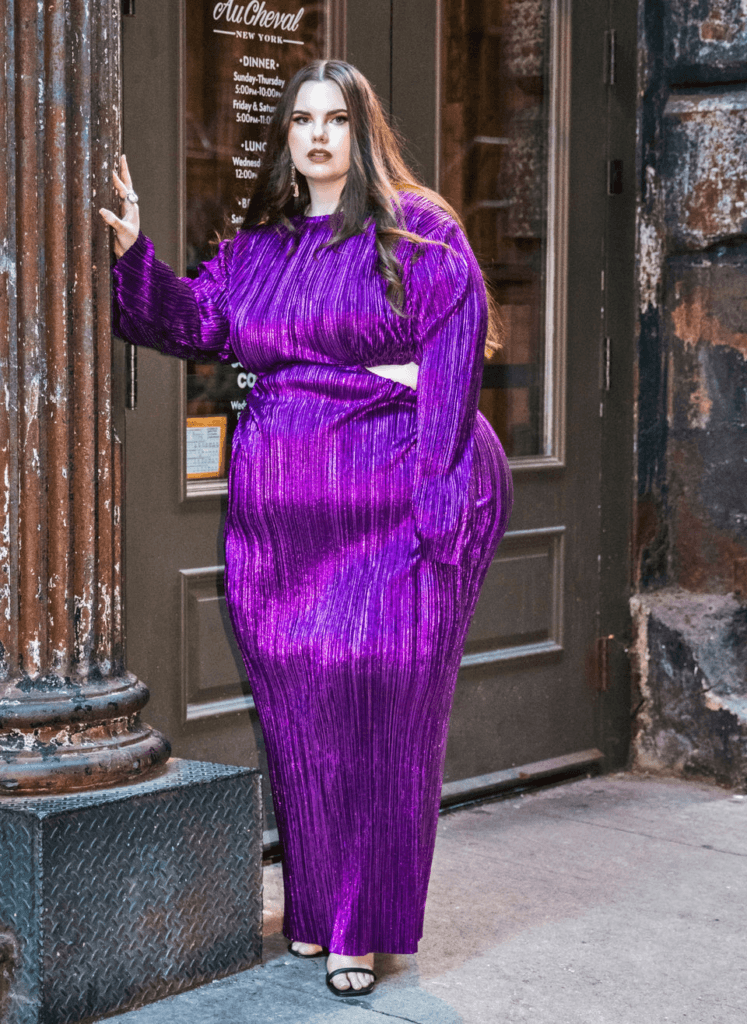 REBDOLLS HOLIDAY COLLECTION- OCTAVIA METALLIC PLISSE OPEN BACK MAXI SHIFT DRESS - EGGPLANT
why do plus size brands stop at a size 24