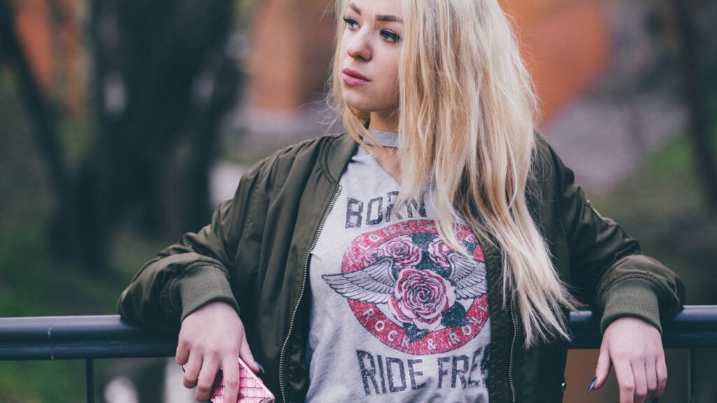 Tee shirt